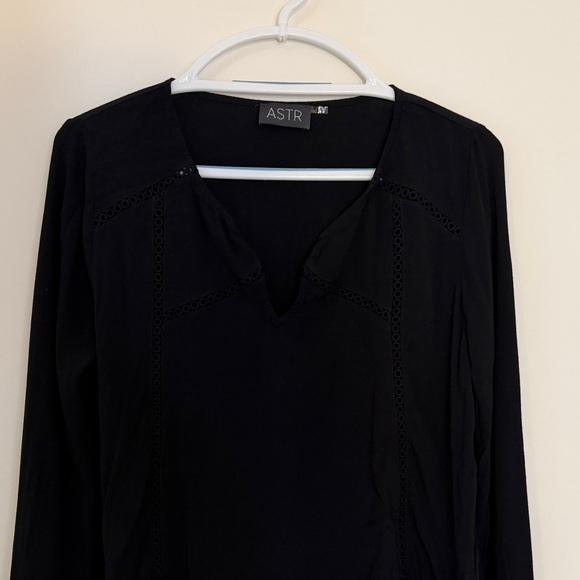 ASTR Women's Black Eyelet Long Sleeve Blouse Size Small - Picture 6 of 9